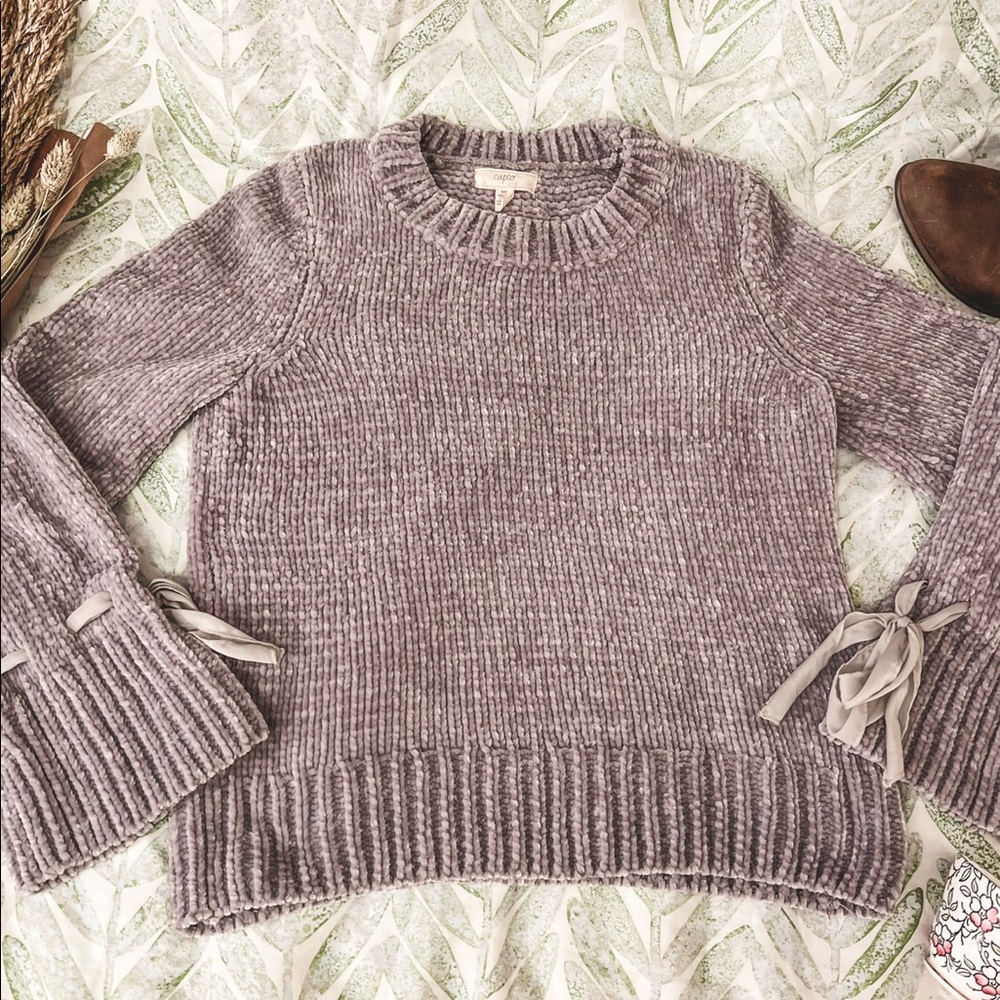 Soft Lavender Bell Sleeved Sweater by Cupid Size S